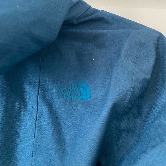 The North Face Women’s Blue Gatekeeper Jacket - Picture 8 of 13